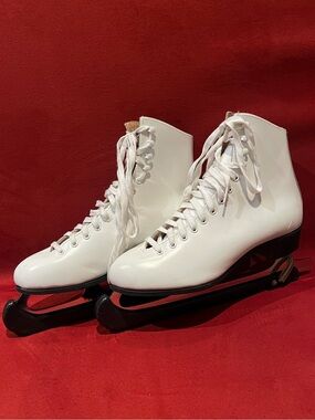Women's Riedell Vintage Red Wing 120 (1552) Figure Ice Skates Ladies' Size 9